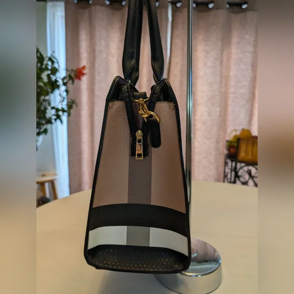 Elegant Black and Tan Women's Satchel - Picture 4 of 10